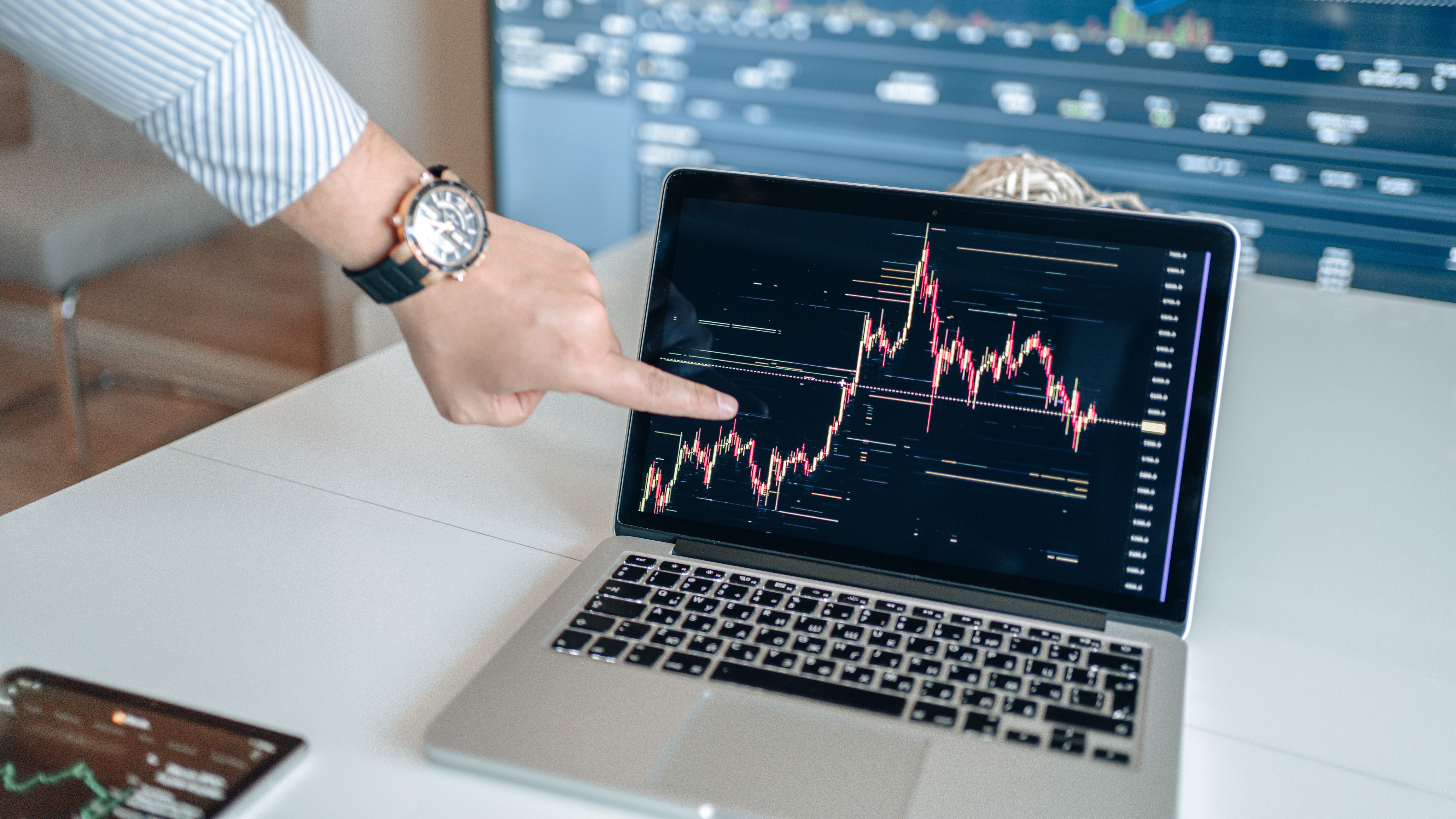 AUD/USD turun ke dekat level terendah April sekitar 0,6900 akibat aksi jual teknologi, taruhan kenaikan Fed, dan CPI yang campur aduk