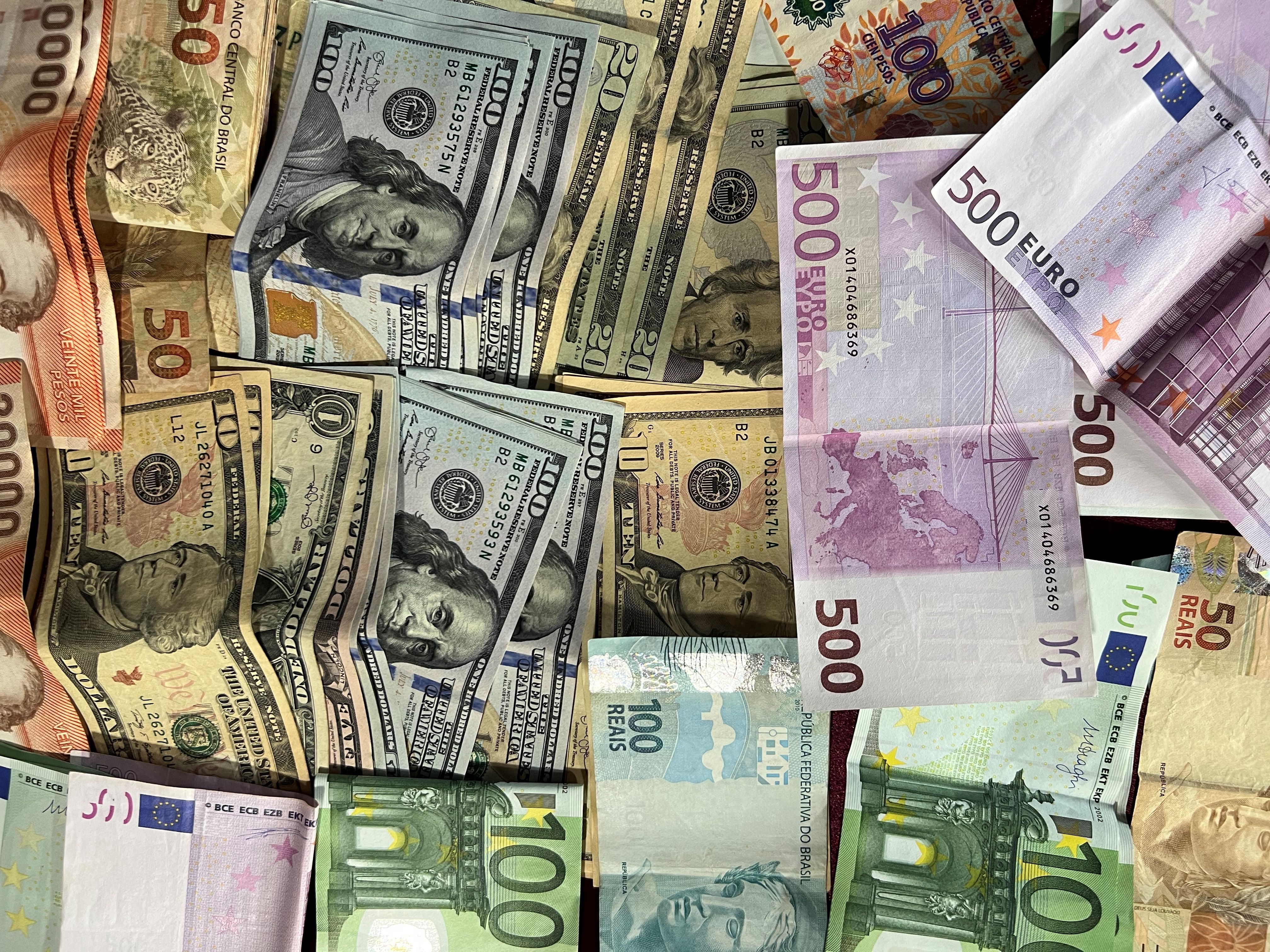 Hợp đồng tương lai Dow tăng nhẹ khi nhóm cổ phiếu công nghệ tiếp tục được hỗ trợ, thị trường theo dõi khả năng Mỹ và Iran nối lại đối thoại