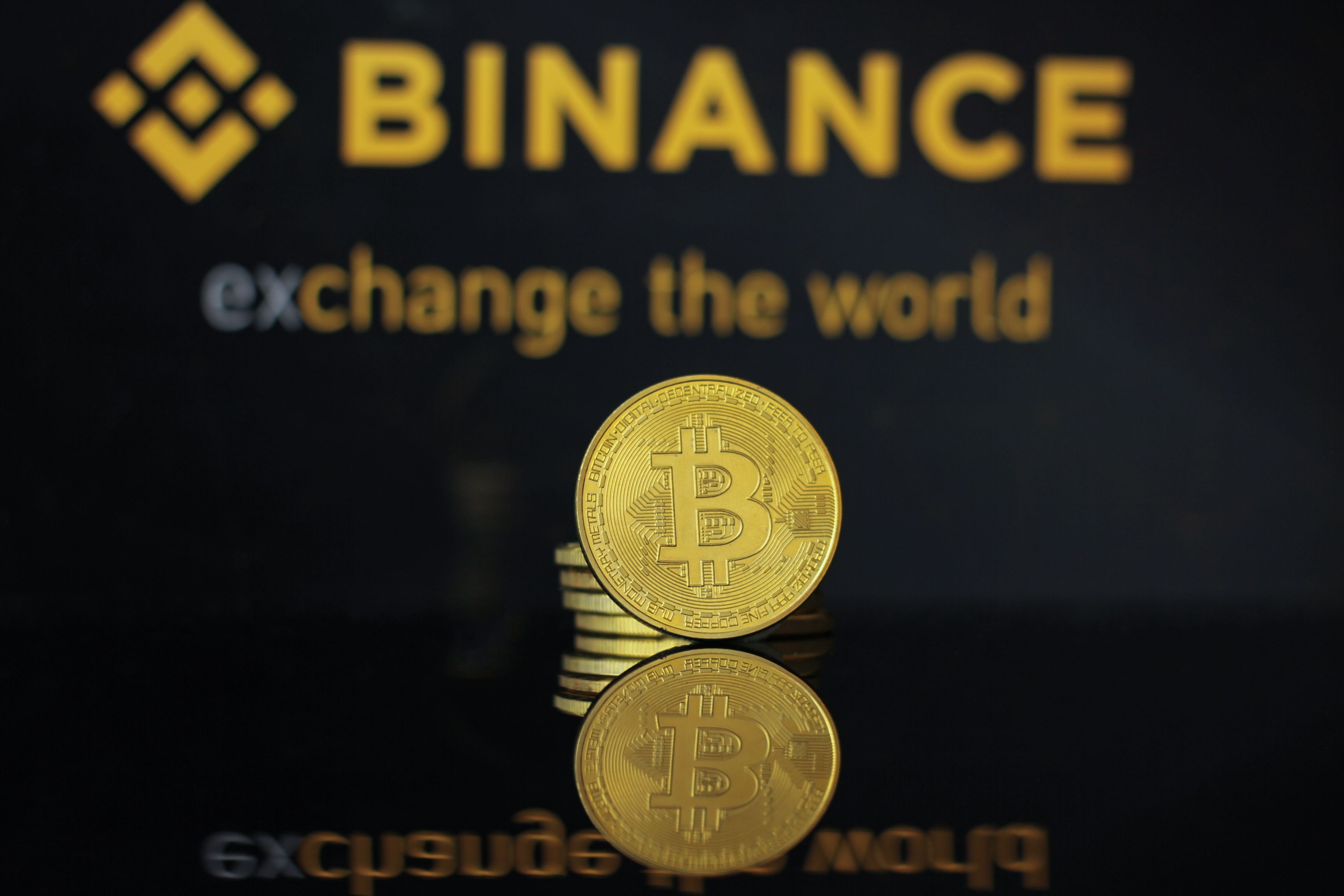 Bitcoin Tests Ichimoku Cloud Support as MACD Signals Bearish Shift