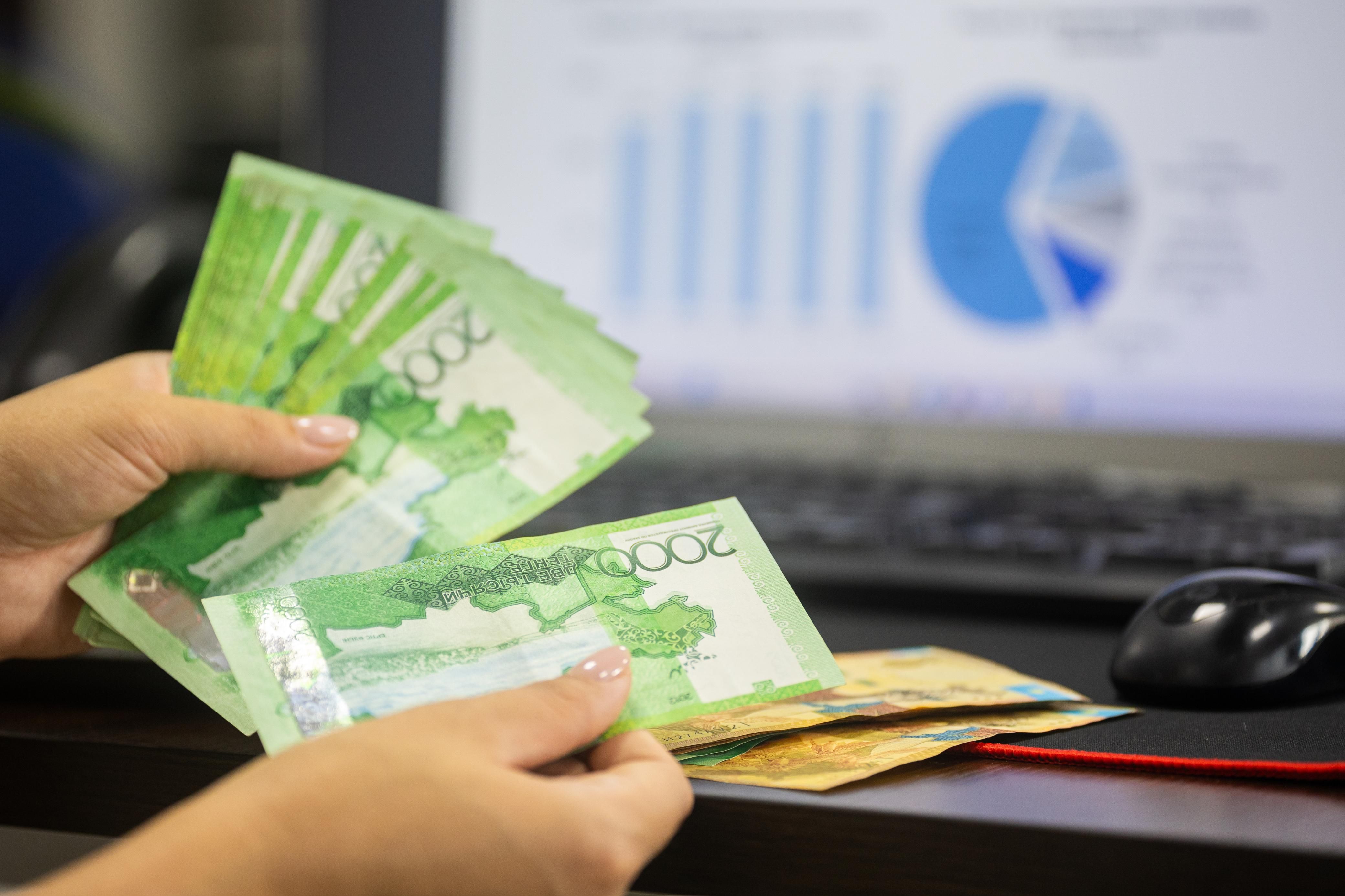 AUD/USD Nears 0.6950 as Weak US Jobs Data Supports a Rebound While Broader Downtrend Remains in Focus
