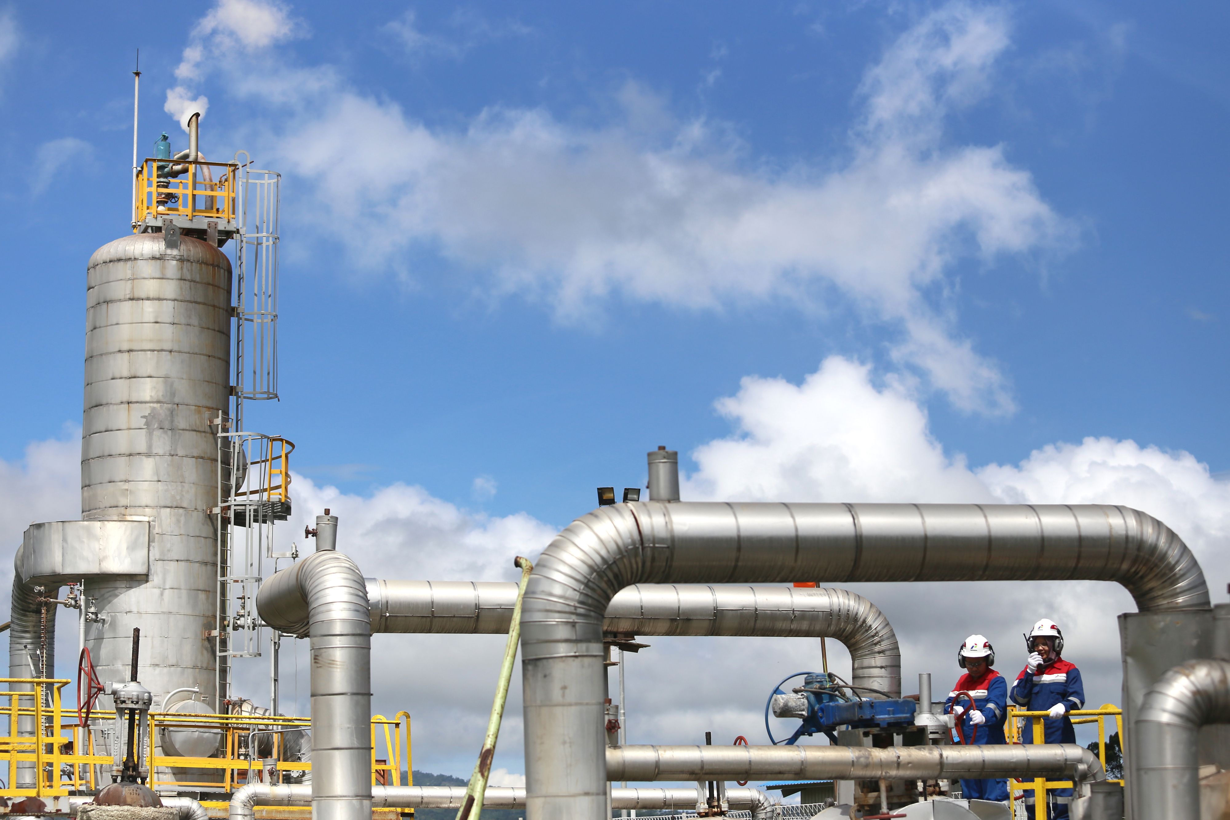 Oil Holds Near $78 as Middle East Tensions Keep Supply Risks in Focus