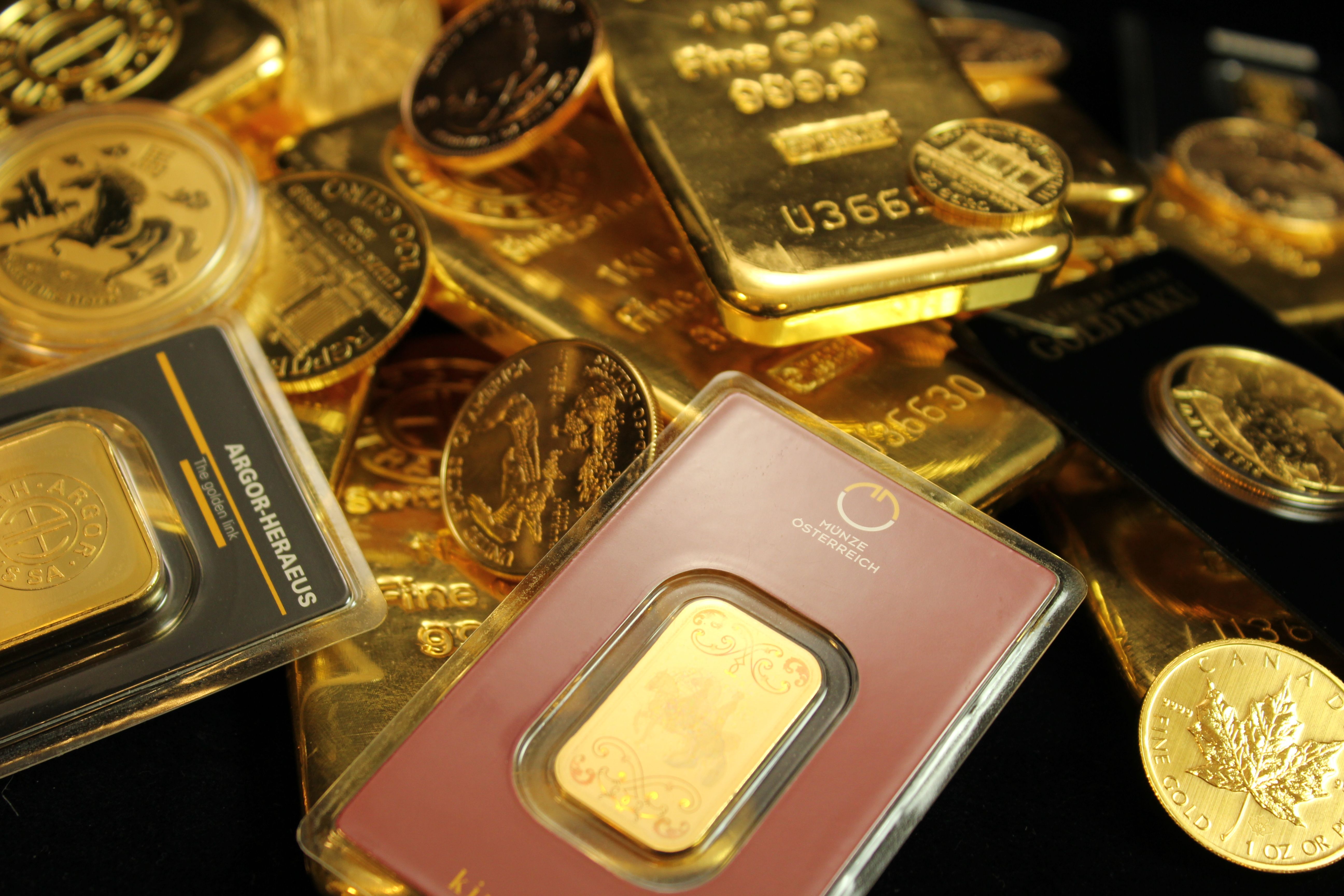 Vàng tiến gần mức 4.415 USD khi chỉ số RSI cảnh báo tình trạng quá mua