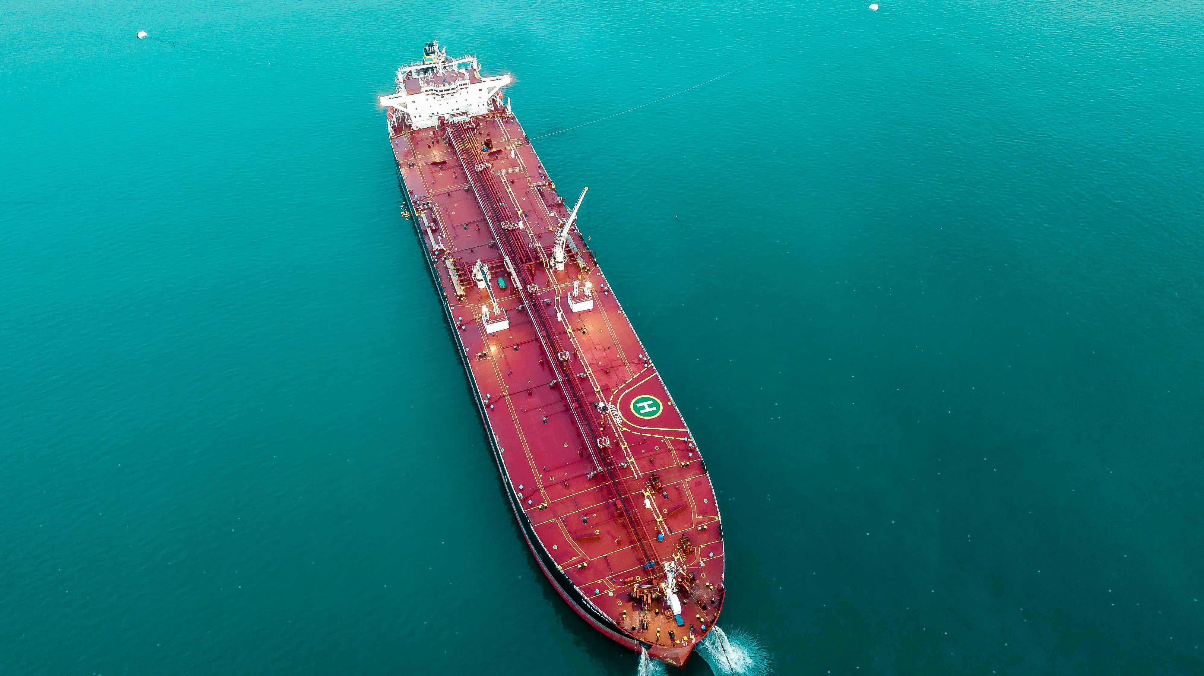 Oil Holds Near $89 as Hormuz Tensions Put Supply Back in Focus