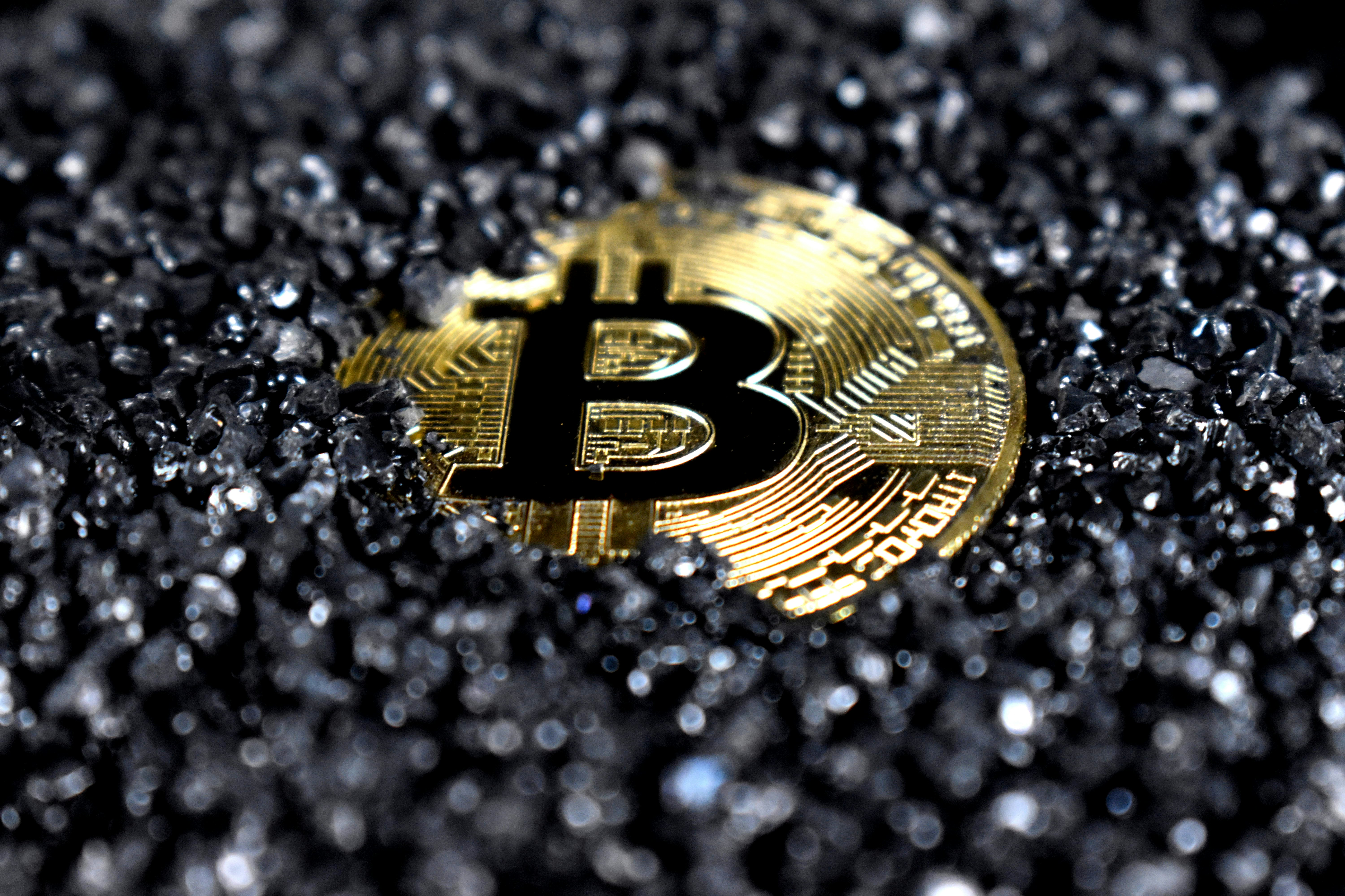 Bitcoin trụ trên 64.000 USD khi thỏa thuận Hormuz được chú ý
